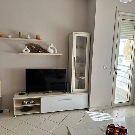Sunrise Apartment Near The Center Tirana Exterior foto