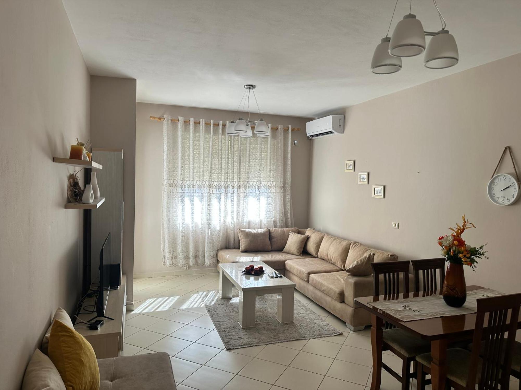 Sunrise Apartment Near The Center Tirana Exterior foto
