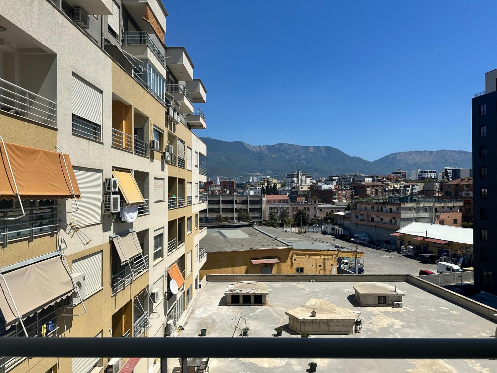 Sunrise Apartment Near The Center Tirana Exterior foto
